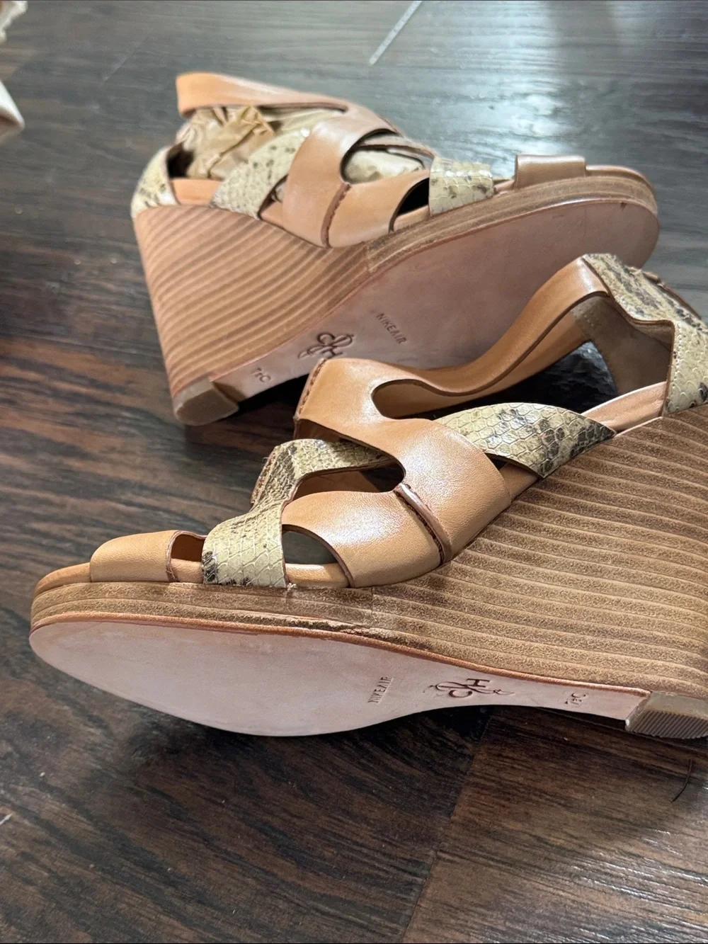 Cole Haan x Nike Air New in Box 📦 Tan Leather Wedge Sandal with Snakeskin Accent